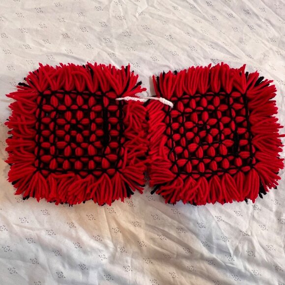 Handcrafted Woven Yarn Pot Holders Black & Red Square Set Of 2 7"x7" Kitchen Dec - Picture 4 of 8